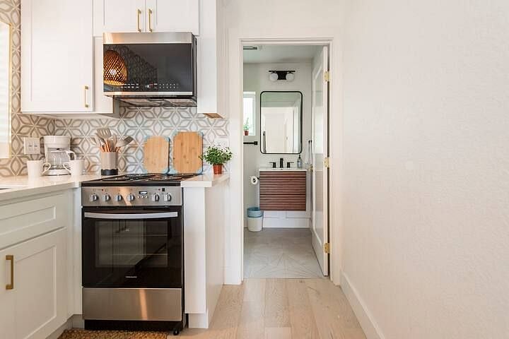 Furnished Finder property 418610_1 photo 16