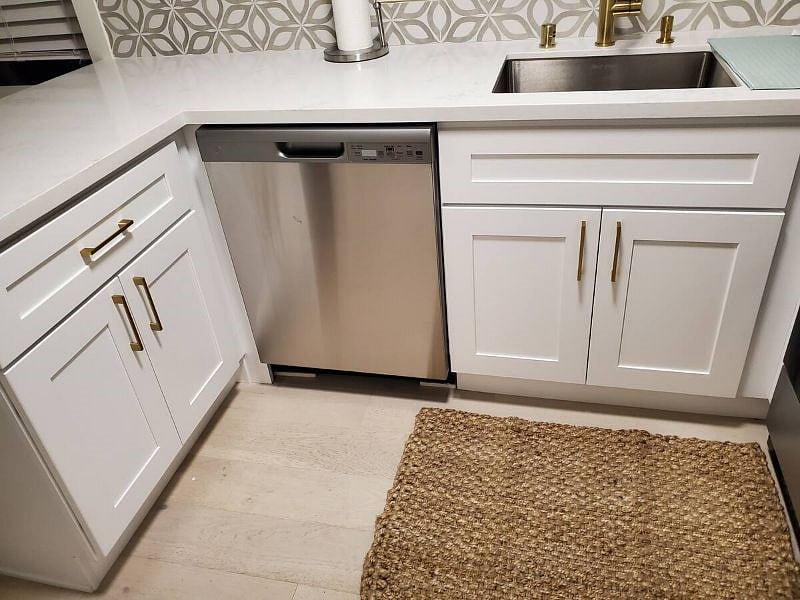Furnished Finder property 418610_1 photo 17