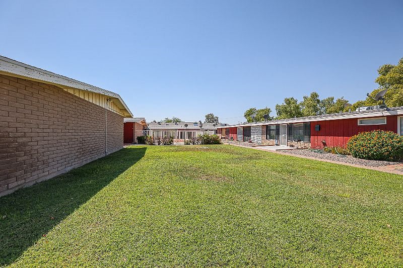 Grass Courtyard Area Behind The Unit