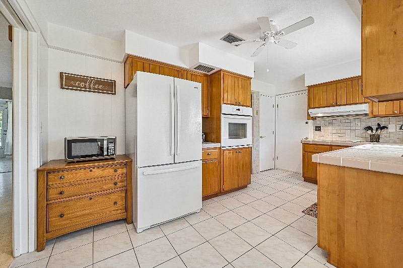 Furnished Finder property 418703_1 photo 12