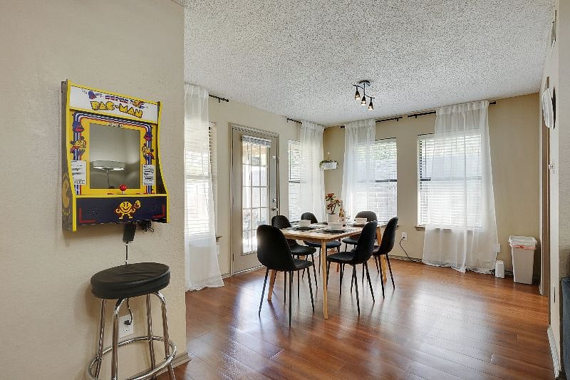 Furnished Finder property 418729_1 photo 11