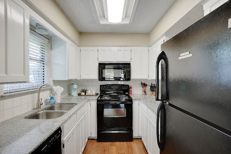 Furnished Finder property 418729_1 photo 16