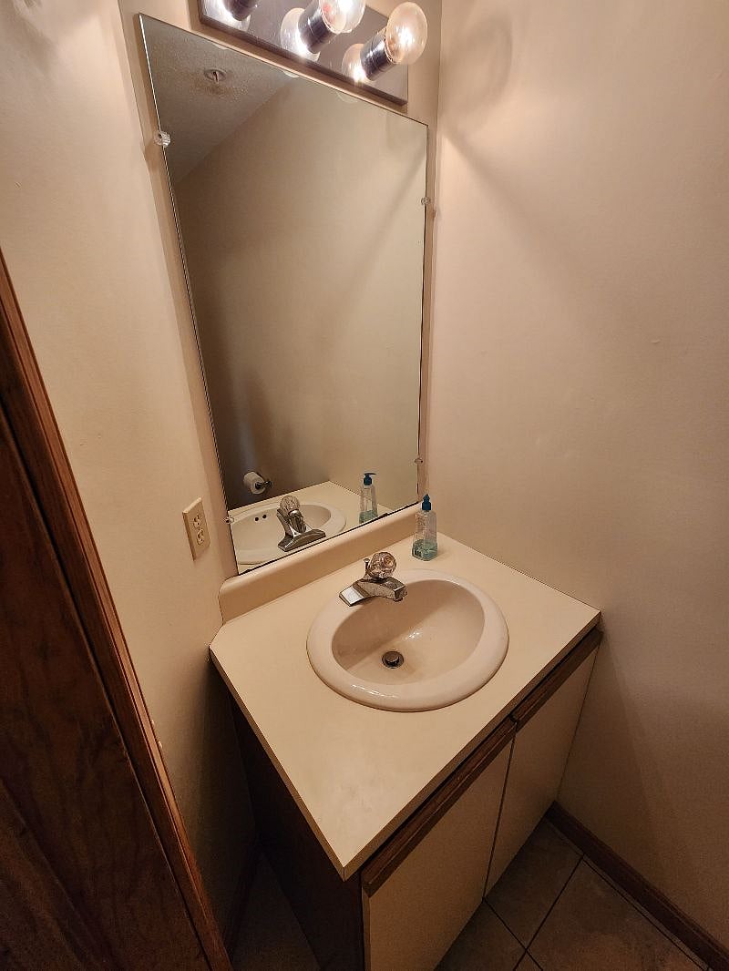 DOWNSTAIRS HALF BATH