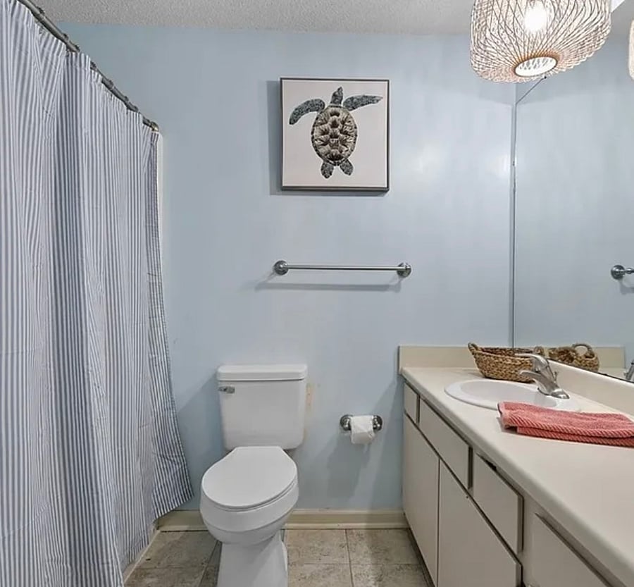 Guest full bath