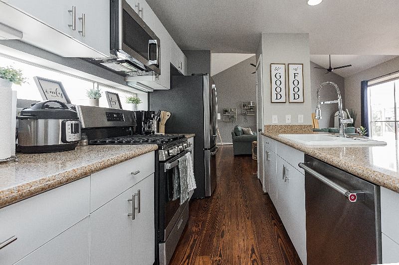 Furnished Finder property 419075_1 photo 7