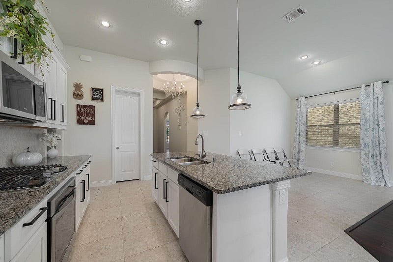 Furnished Finder property 419137_1 photo 3