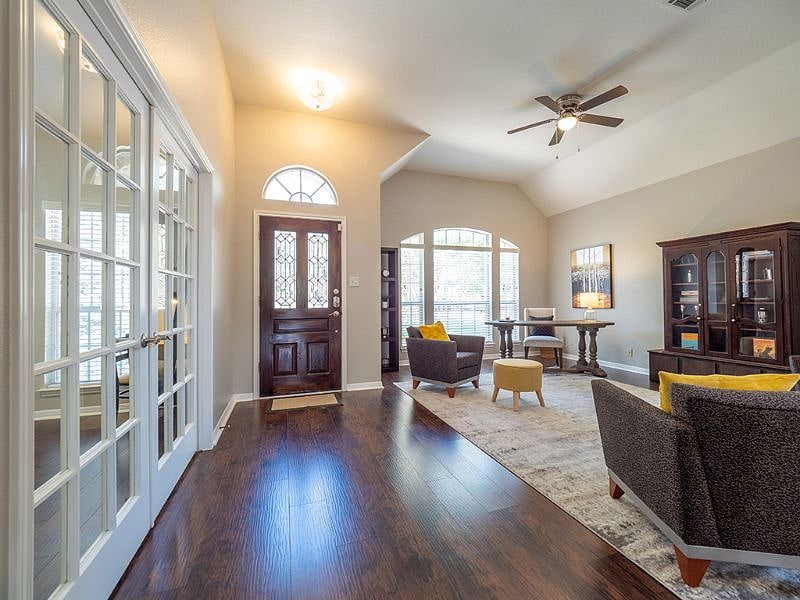 Furnished Finder property 419213_1 photo 6
