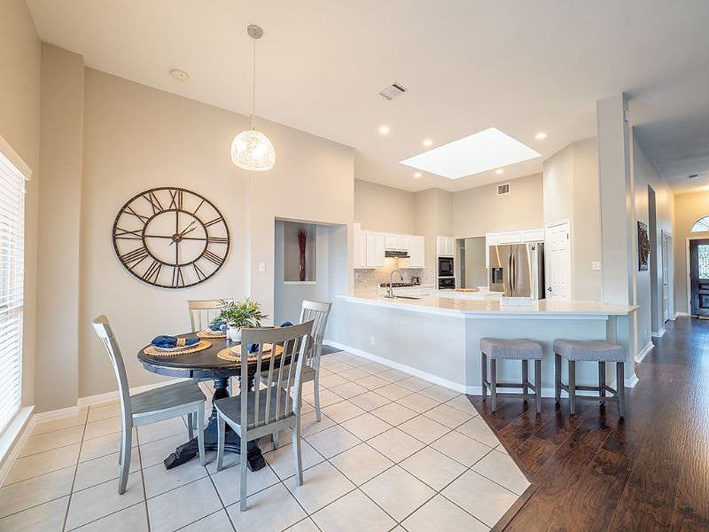 Furnished Finder property 419213_1 photo 17