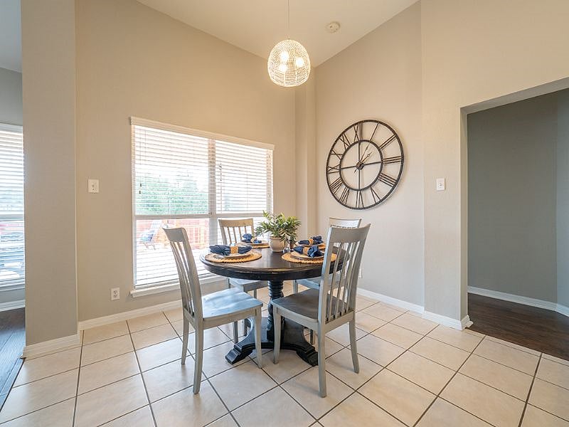 Furnished Finder property 419213_1 photo 18