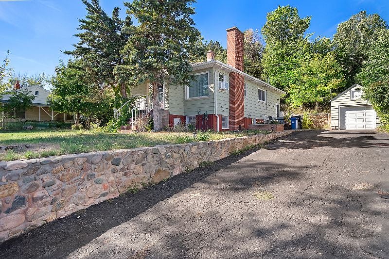 Nestled in the quiet, scenic Canyon Lake area, this home offers a peaceful, suburban vibe with tree-lined streets and nearby walking paths.