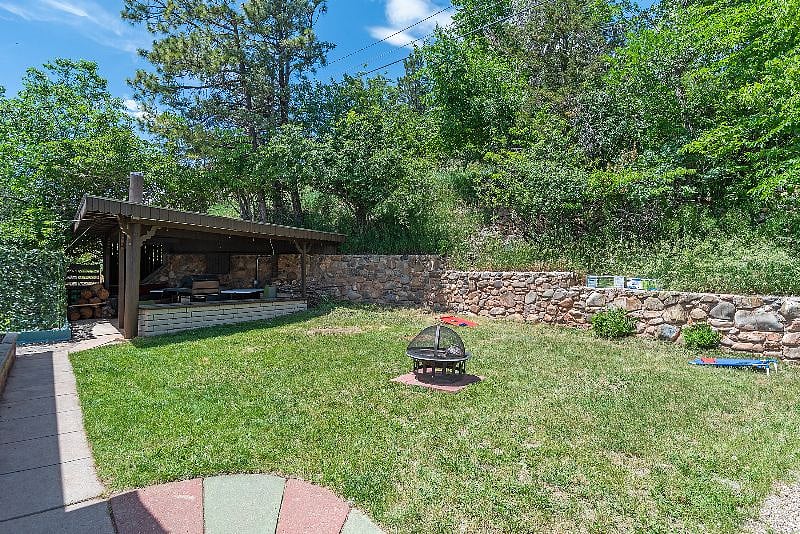 This neighborhood offers a perfect combination of convenience, comfort, and natural beauty, making it an ideal home base for travel nurses or anyone seeking a temporary stay in Rapid City.
