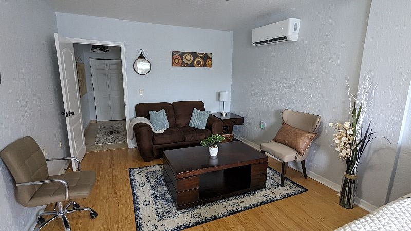 Furnished Finder property 419266_2 photo 3