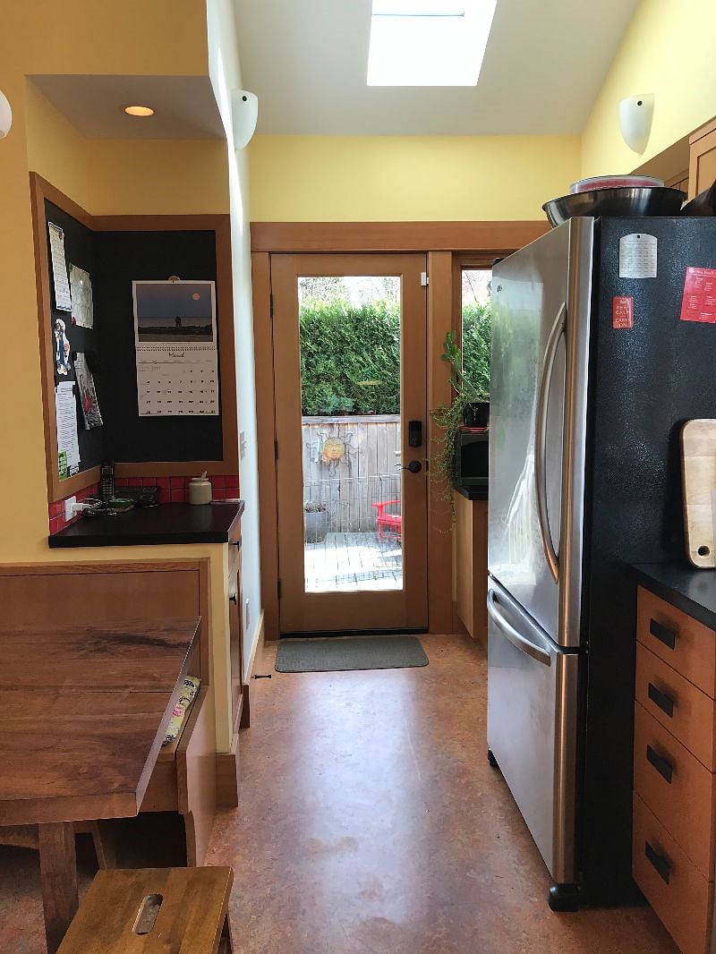 Shared kitchen - door to backyard