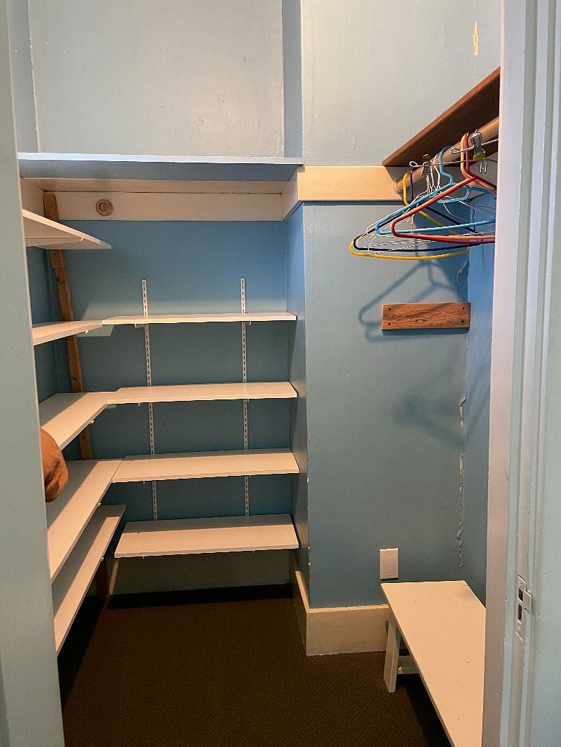 Large walk-in bedroom closet - 5' x 5'