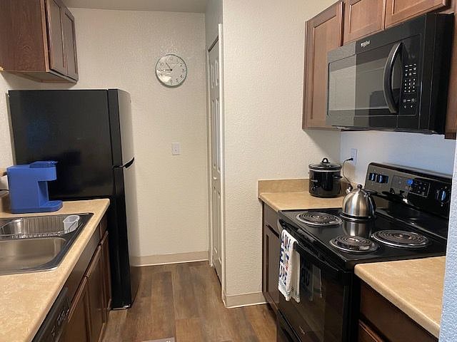 Complete, full size kitchen plus Keurig coffee maker and Instant Pot. Washer and dryer are included.