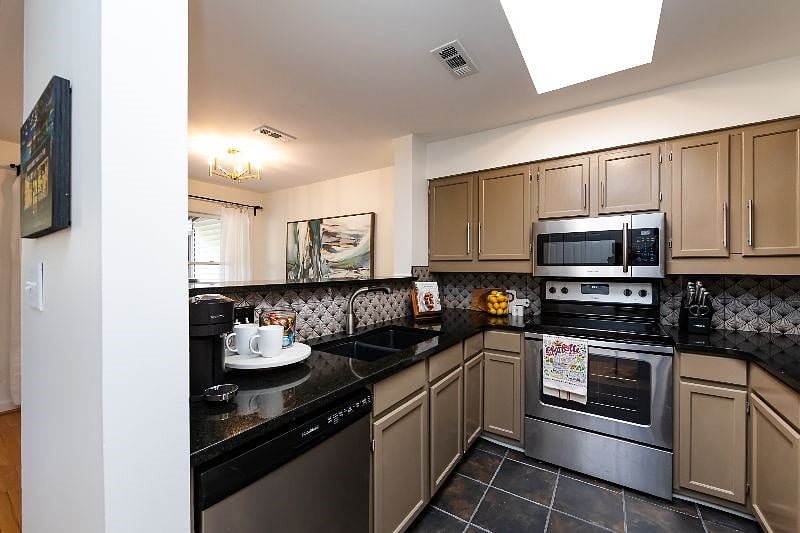 Furnished Finder property 419433_1 photo 20