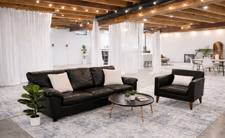Lounge next to laundry