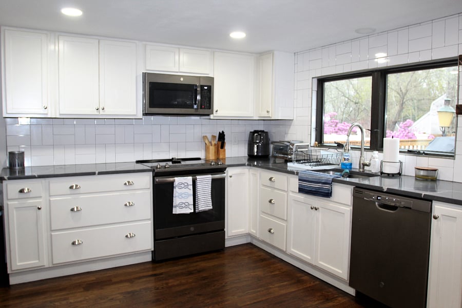 Newly renovated kitchen & stainless steel appliances