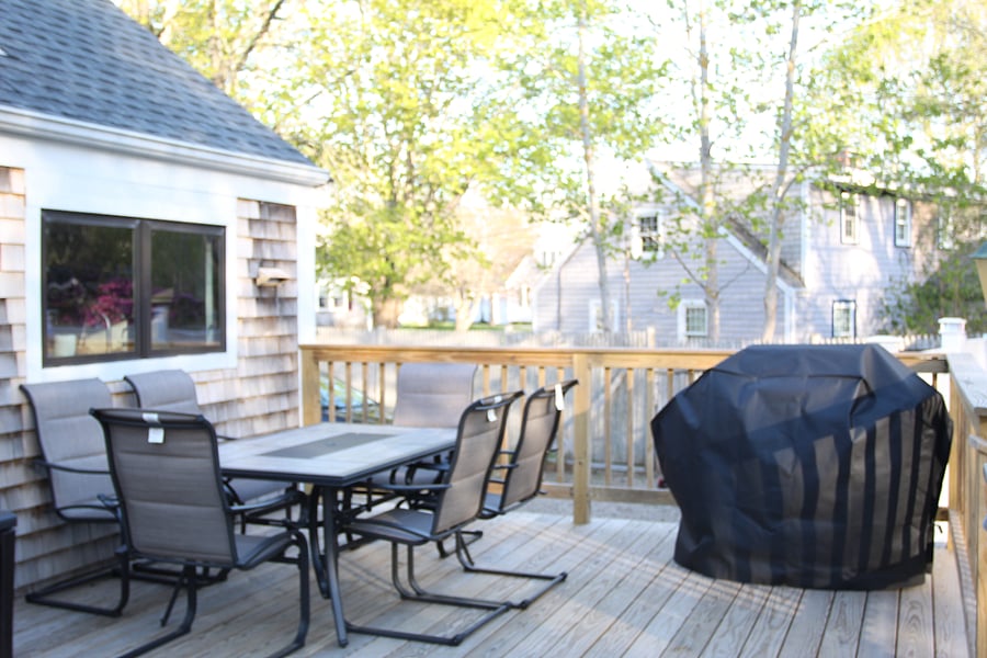 Large deck grilling & dining space