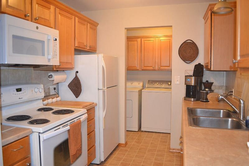 Furnished Finder property 419667_1 photo 3