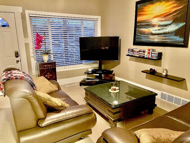 Living room with a 55 Samsung Tv