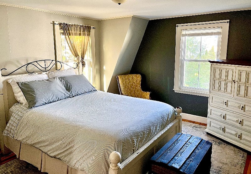 2nd bedroom