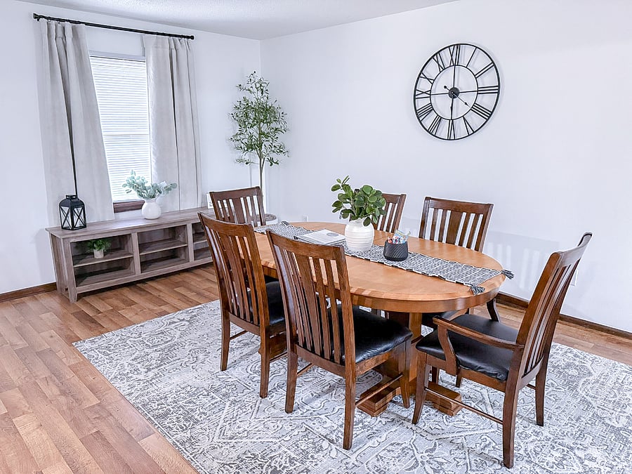 Spacious Dining Room with seating for 6
