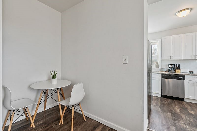 This cozy corner can be served as a dining area for hearty meals or if you need to work from home this space will become a perfect workstation!