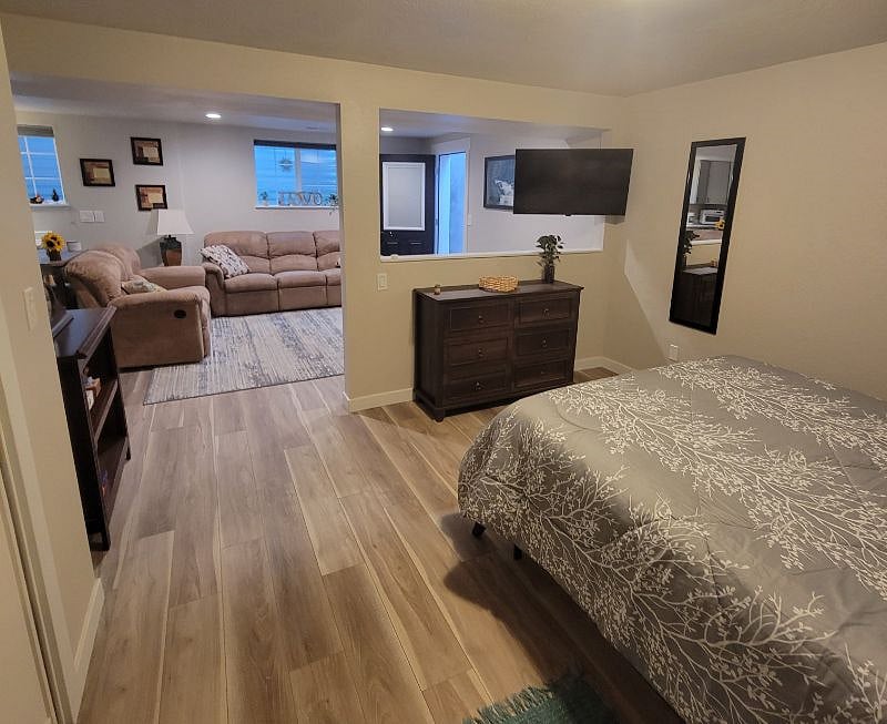 Furnished Finder property 419978_1 photo 9