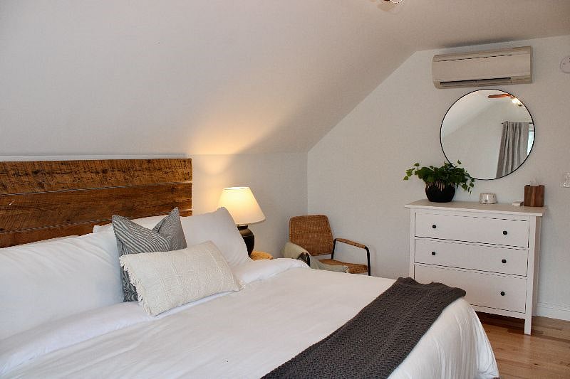 third floor: king bedroom with smart tv and closet