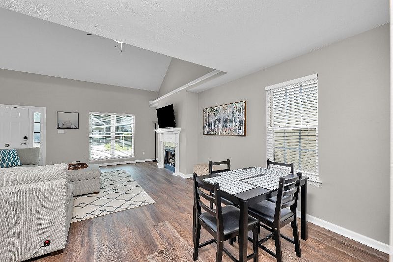 Furnished Finder property 420048_1 photo 6