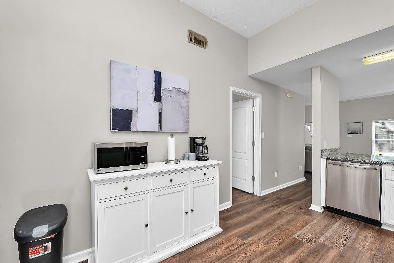 Furnished Finder property 420048_1 photo 12