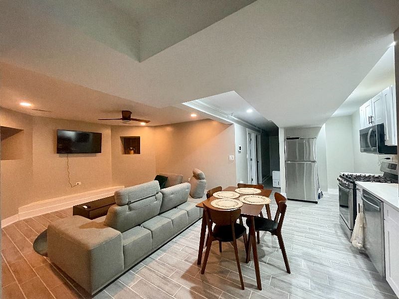Furnished Finder property 420192_2 photo 3
