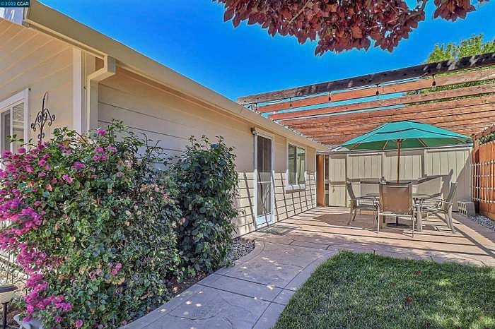 Furnished Finder property 420213_1 photo 11