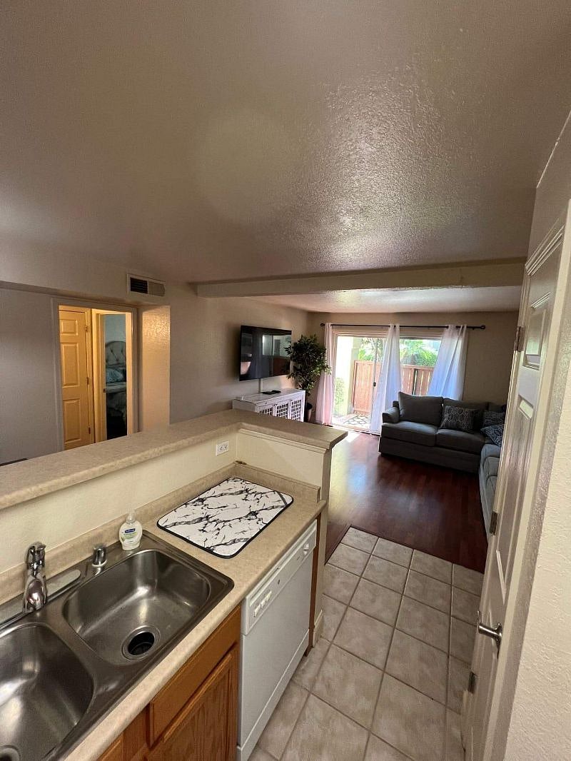Furnished Finder property 420235_1 photo 4