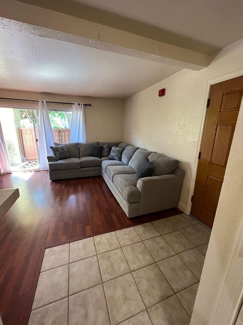Furnished Finder property 420235_1 photo 3