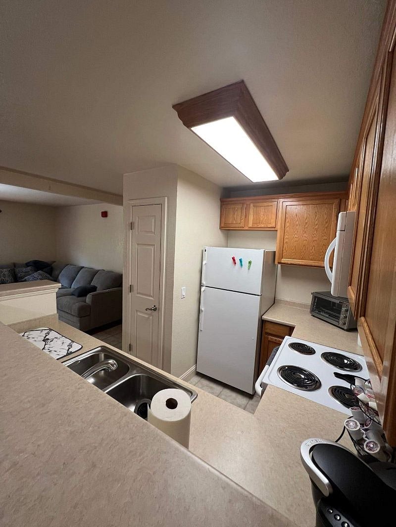 Furnished Finder property 420235_1 photo 8