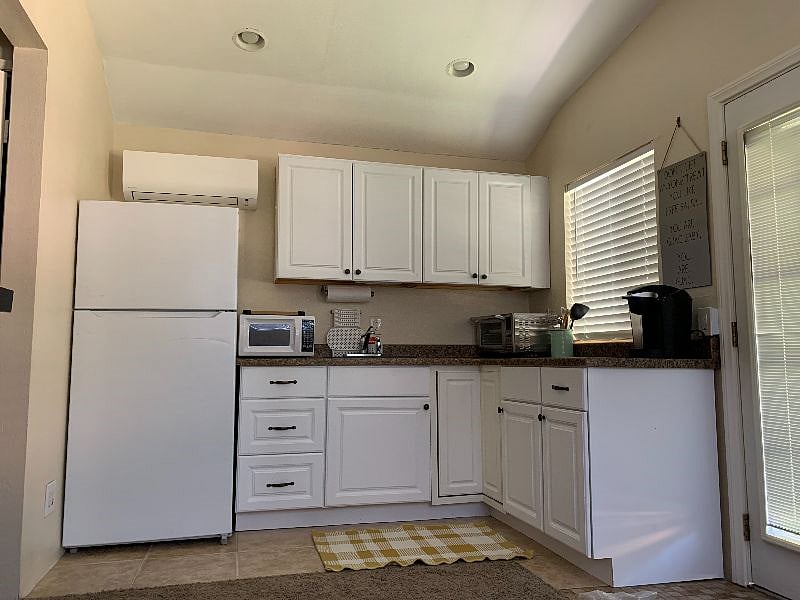 Furnished Finder property 420253_1 photo 4