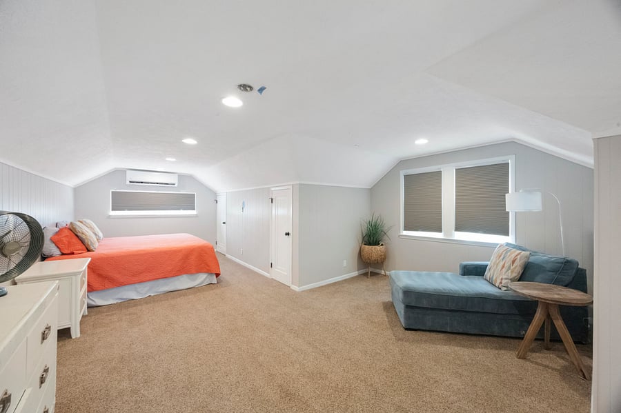 Upstairs bedroom