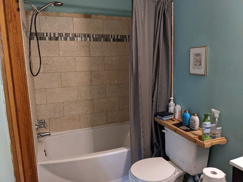 Bathroom Shower/Tub photo