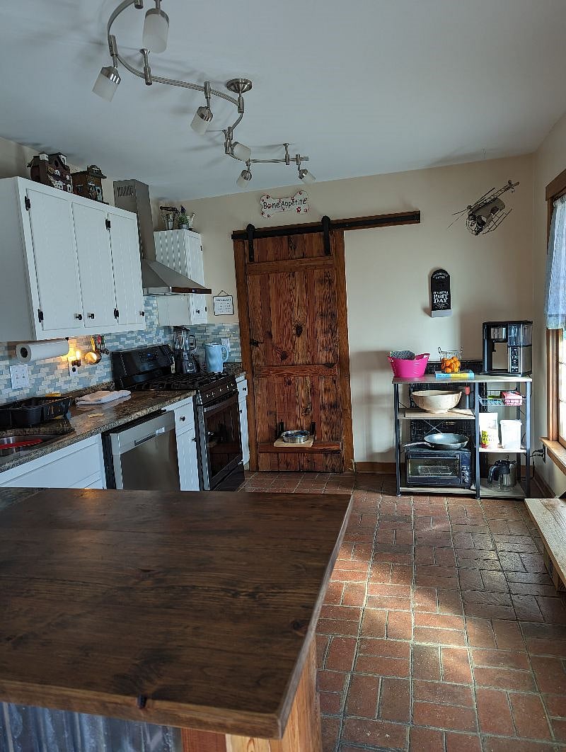 Eat in Kitchen