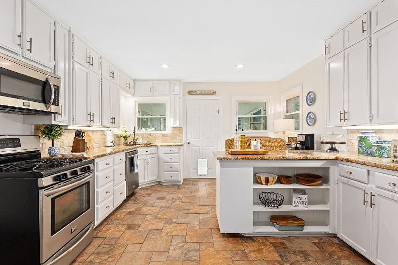 Furnished Finder property 420371_1 photo 14