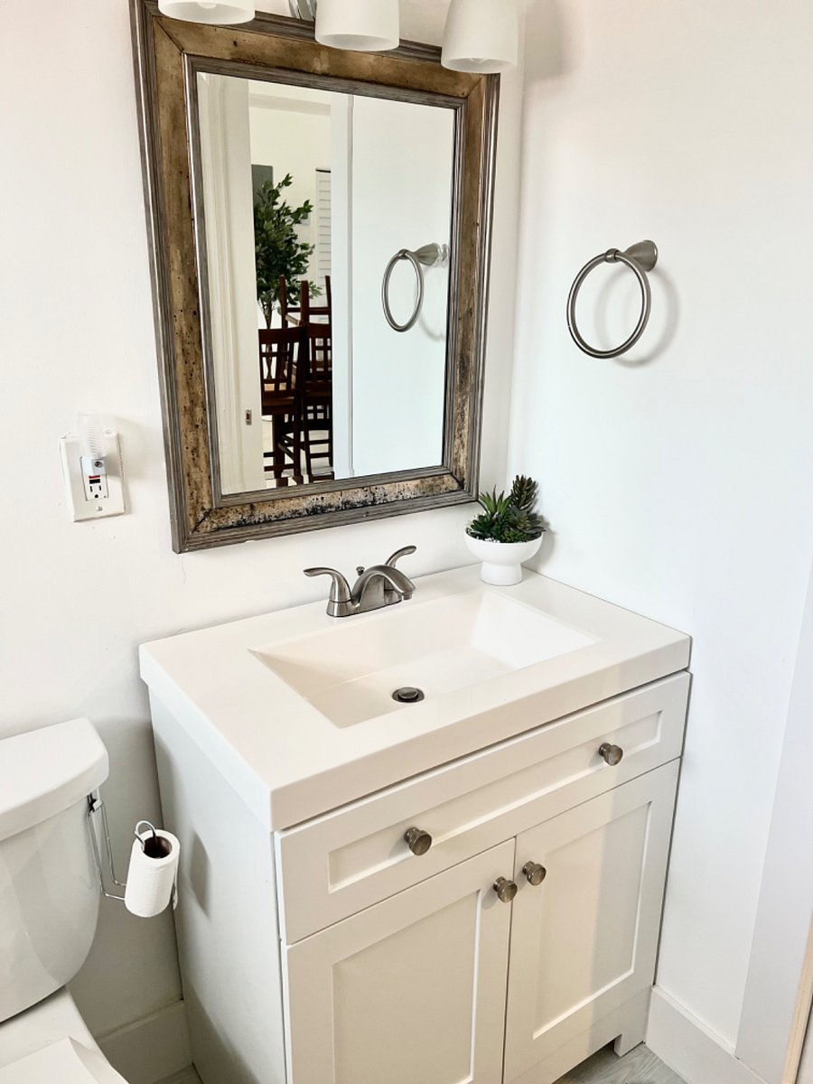 Secondary bathroom