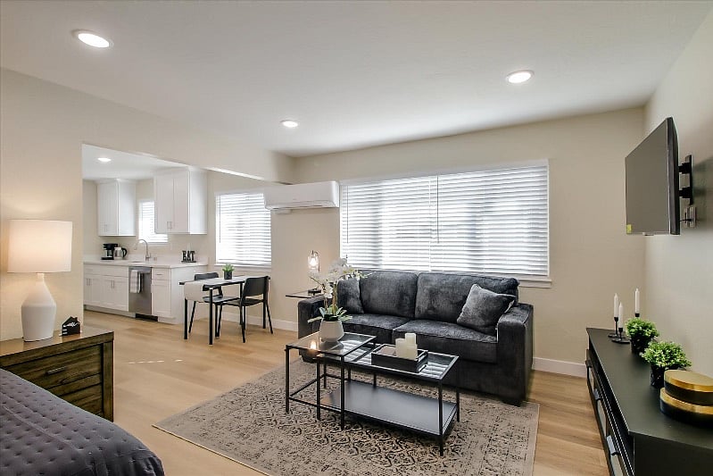 Furnished Finder property 420499_1 photo 3