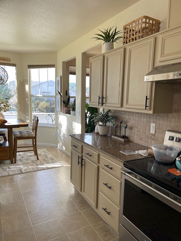 fully stocked kitchen