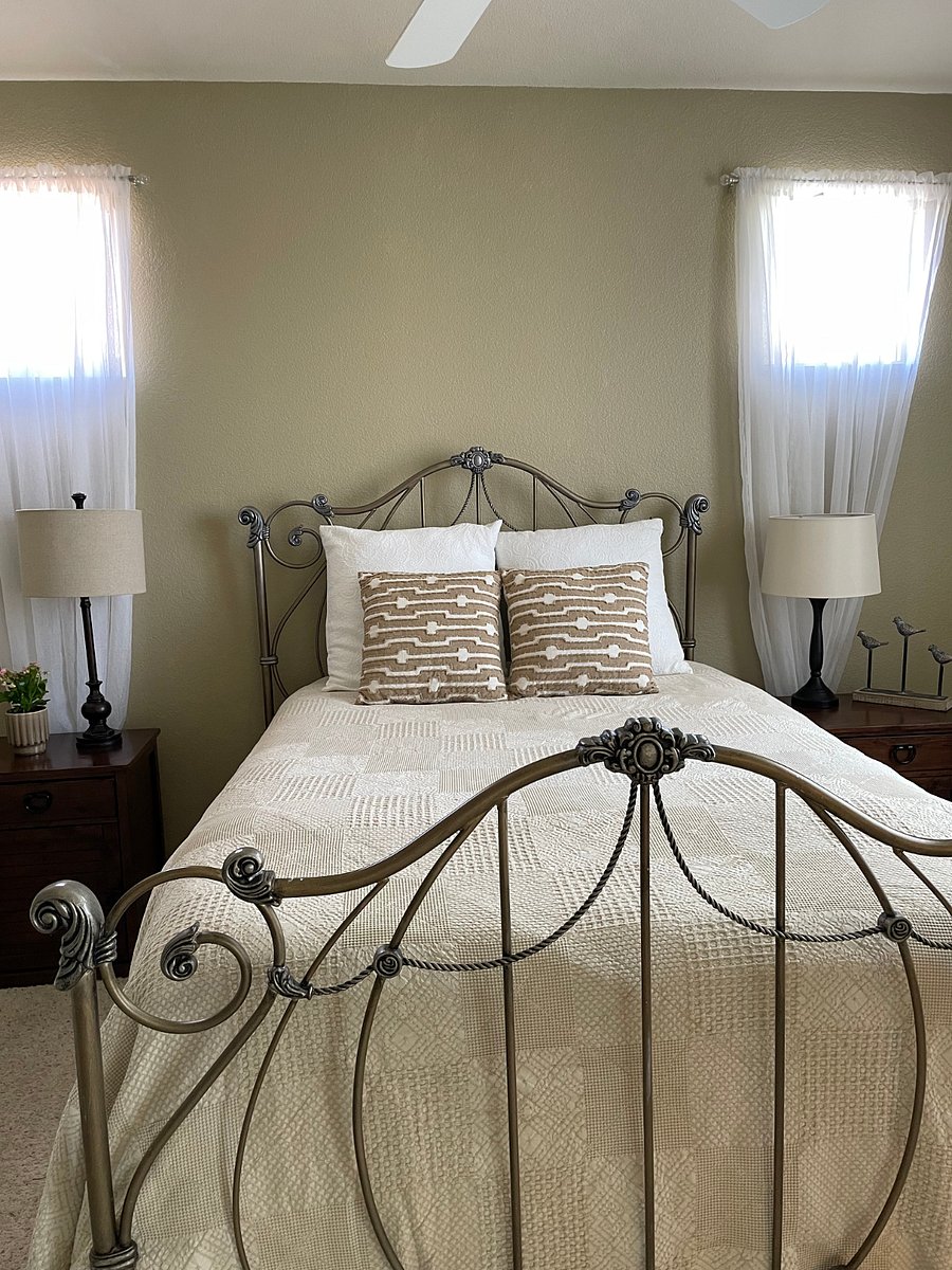 Queen size bed