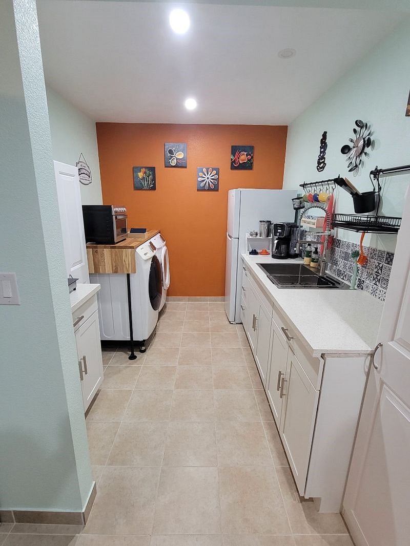 Furnished Finder property 420589_1 photo 8