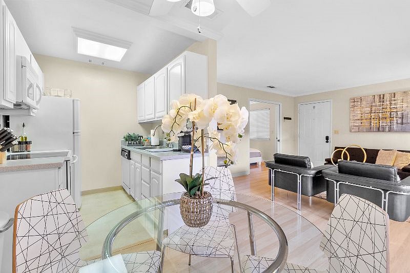 Furnished Finder property 420593_1 photo 7