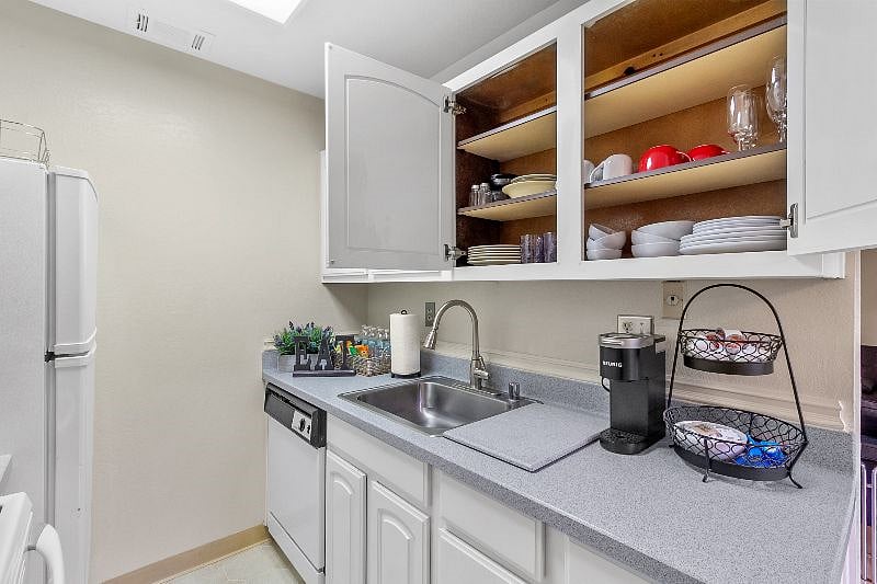 Furnished Finder property 420593_1 photo 8