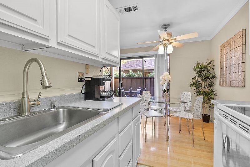 Furnished Finder property 420593_1 photo 9